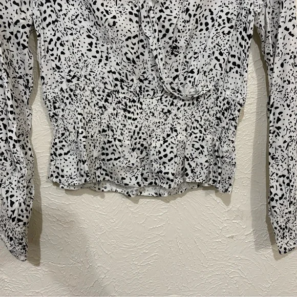 Japna Black and White long sleeves  Patterned Blouse elastic waist - Picture 5 of 7